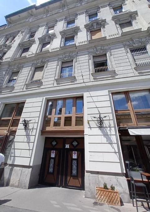 H & A Suite Synagogue Budapest Eksteriør billede