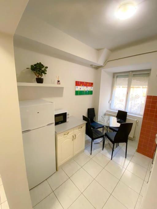 H & A Suite Synagogue Budapest Eksteriør billede